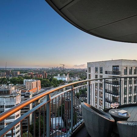 Amazing London City Skyline View & Transport Links Barking  Eksteriør bilde