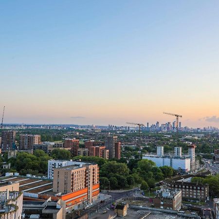 Amazing London City Skyline View & Transport Links Barking  Eksteriør bilde