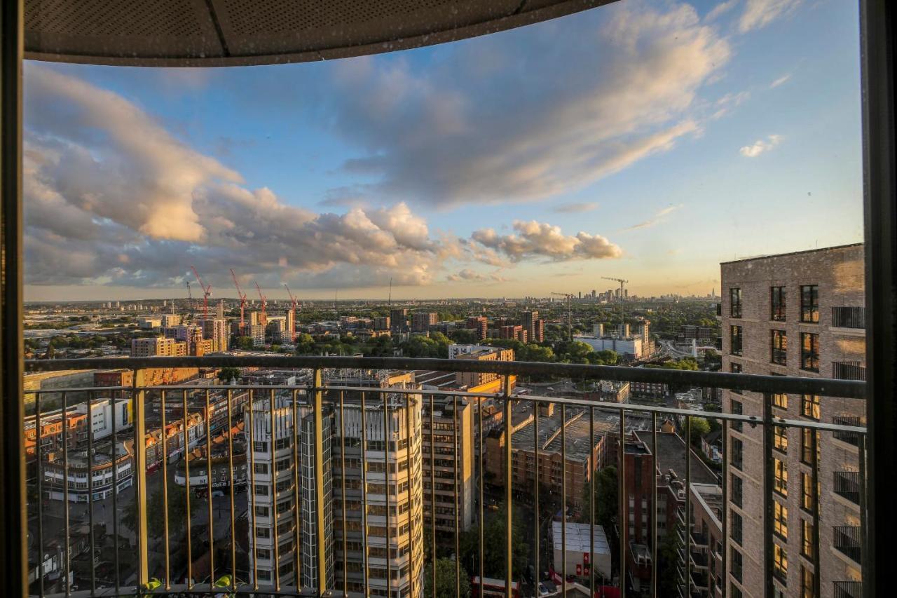 Amazing London City Skyline View & Transport Links Barking  Eksteriør bilde
