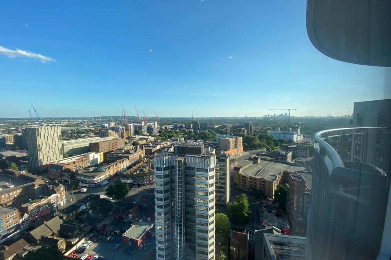 Amazing London City Skyline View & Transport Links Barking  Eksteriør bilde