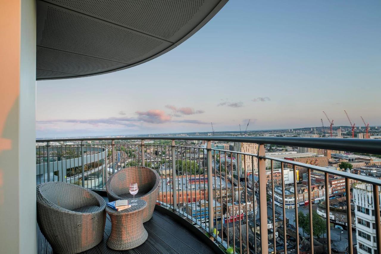 Amazing London City Skyline View & Transport Links Barking  Eksteriør bilde